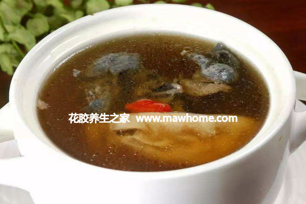 花膠烏雞燉魚翅