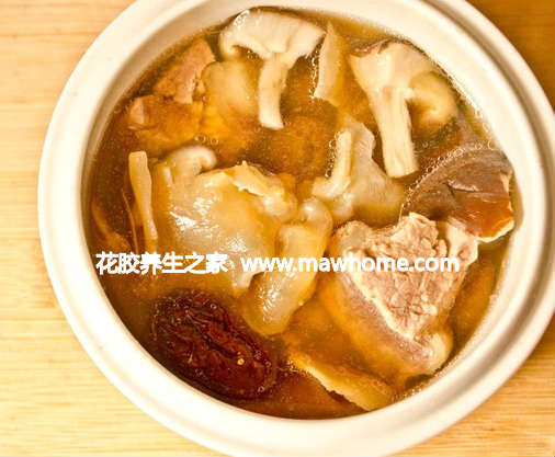 滋補花膠排骨湯