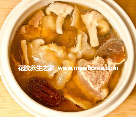 滋補花膠排骨湯