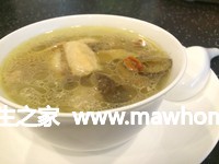 海參花膠湯的做法3