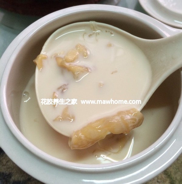 牛奶燉花膠的功效與作用