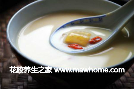 玉脂花膠燉奶