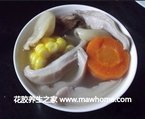 花膠豬肚玉米湯