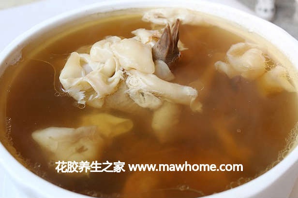 茶樹菇花膠燉鴿子