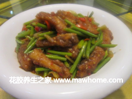 蒜苗小炒魚肚的食用方法