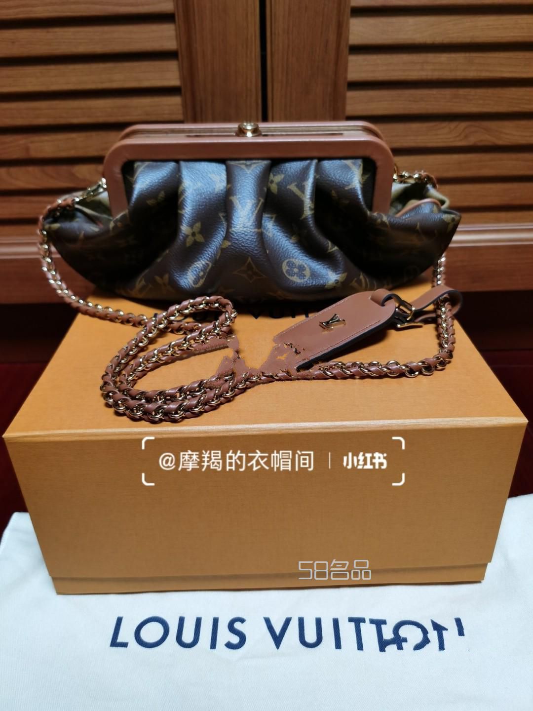 LV新款Ivy郵差包來咯改良后的包型超美,lv迷你書包幾個拉鏈