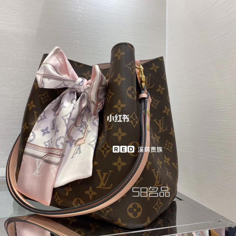 LV 老花水桶包和twilly絲巾這樣系吧~,lv雙拉鏈口袋