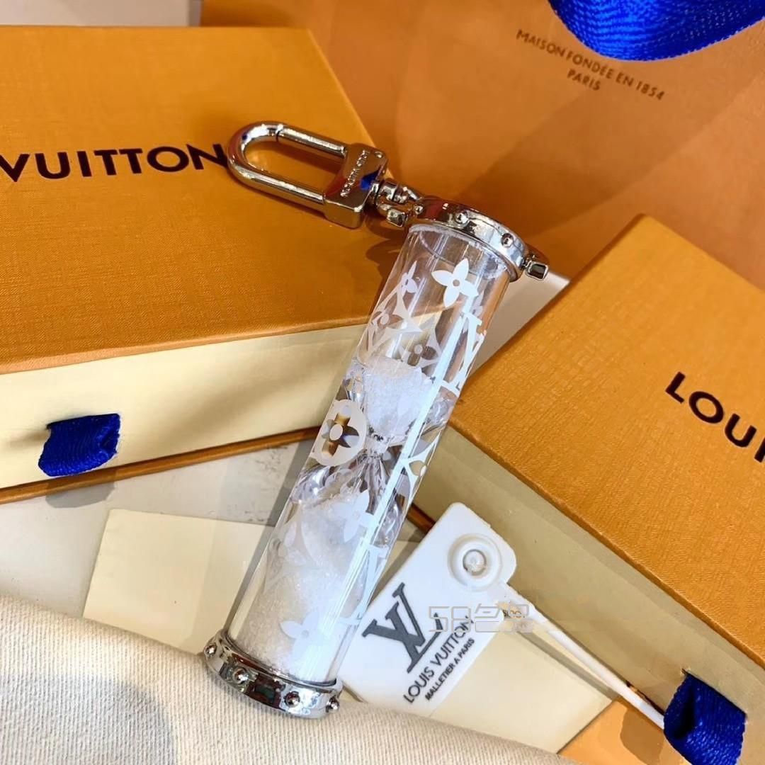 Lv新款老花帆布拼色斜跨包滿足了我的少女心,舒淇寶格麗lvcea