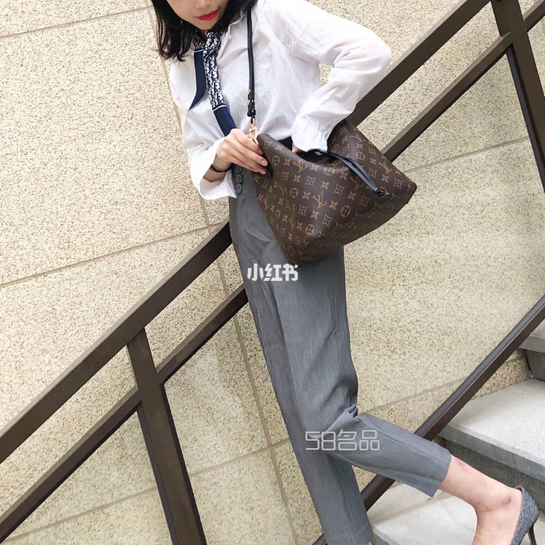 上班族最愛LV NEONOE手袋 黑色水桶包,lv錢包圖片