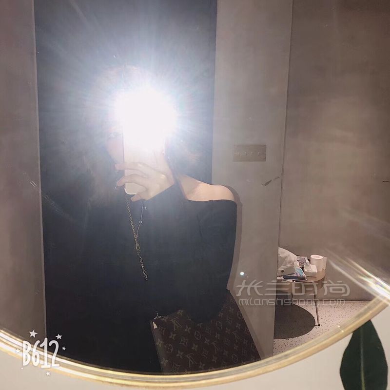 lv洗漱包加一條鏈子就可以當鏈條包了，超級好用的分享！