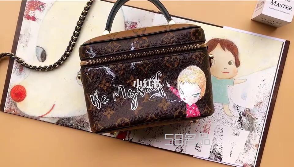 LV秀款Vanity鏈條包手繪奈良美智,lv錢夾質量