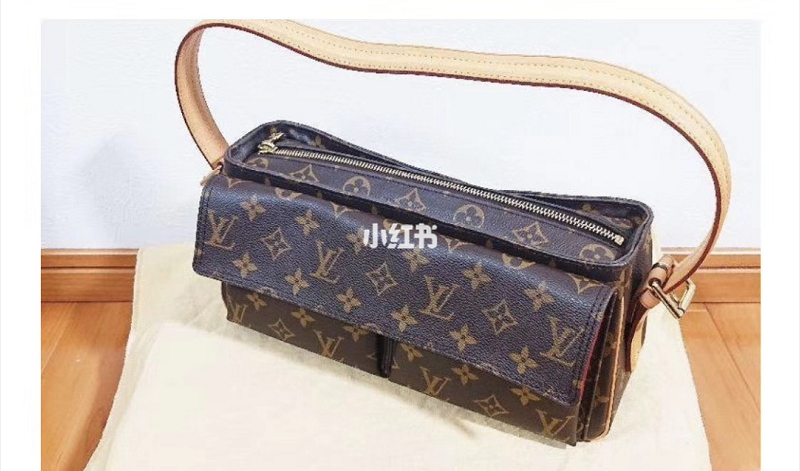 Lv駱駝包 全新保存品,lv皮帶頭五金