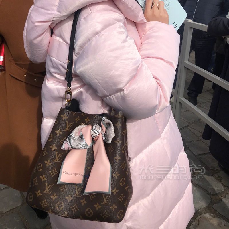 LV粉色水桶包美少女必入的入門款，法國購入還可以退稅哦 (3)