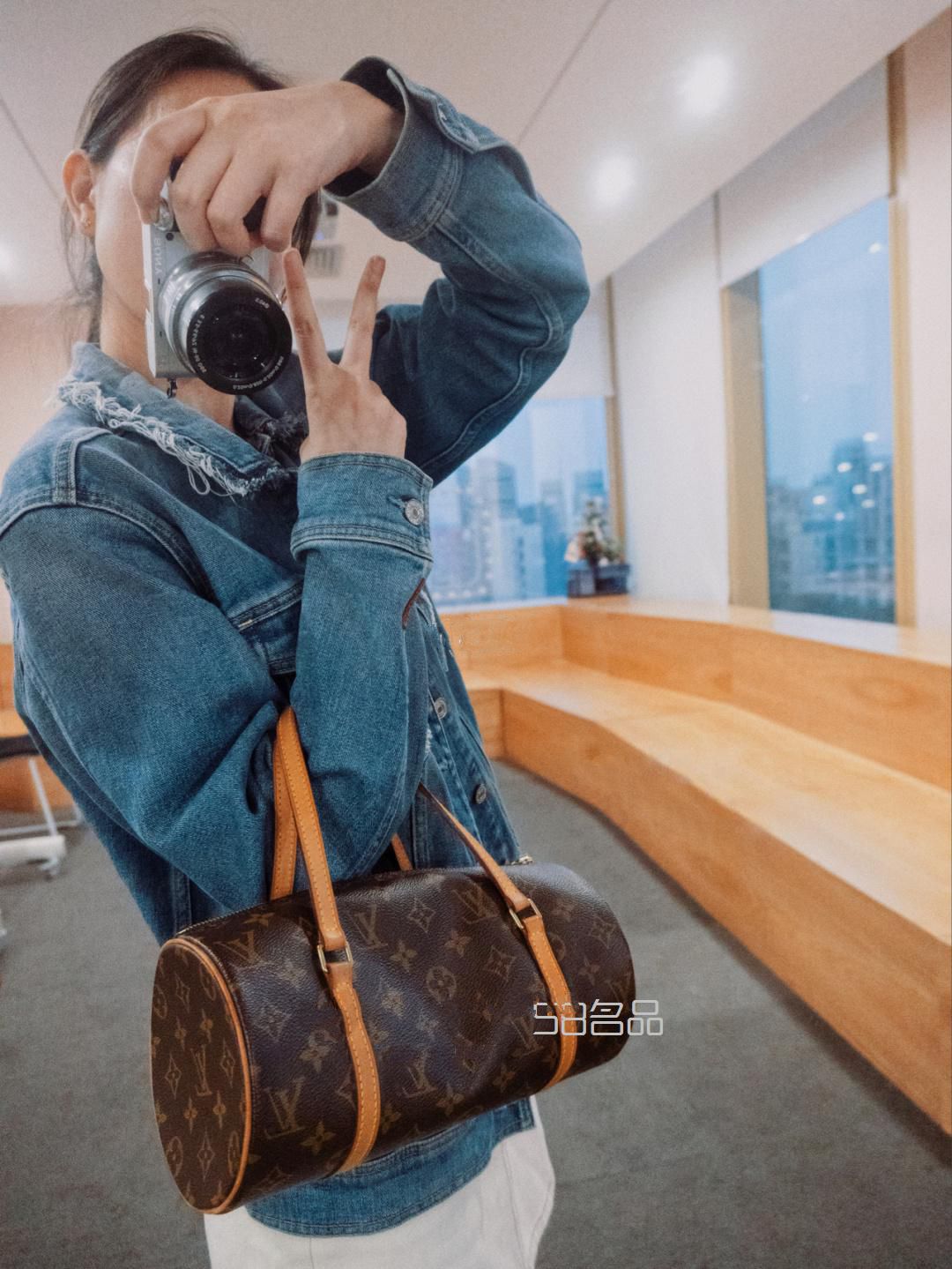 ootd,LV圓筒包+牛仔外套和牛仔短裙,lv褲腰帶價格