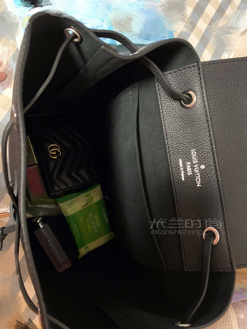 大愛的新款lv雙肩包，新包包真的是顏值高又實用！