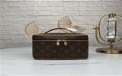 Lv化妝品包,lv與gucci