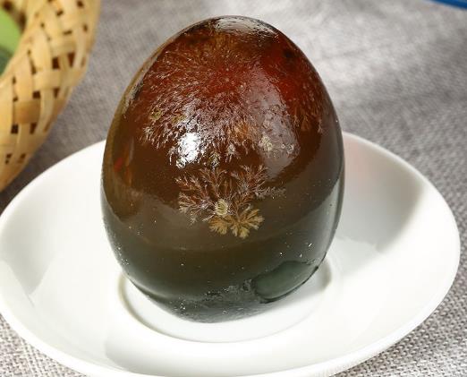 松花蛋蛋心泥狀能吃嗎？松花蛋煮多久能熟