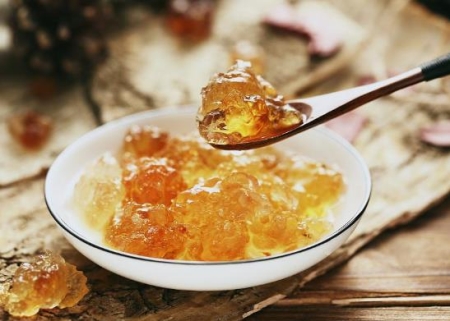 桃樹上的桃膠怎么形成的？桃膠的食用方法