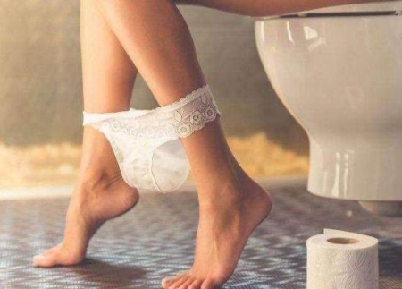 女人上廁所不該用什么紙？女人小便后該不該用衛生紙擦