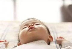 寶貝睡眠時長標準是多久(影響寶貝睡眠的