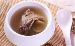 燉鴿子放鹽還是放糖(燉鴿子什么時候放鹽
