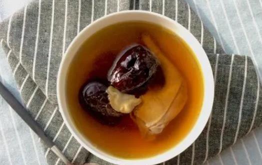 血鴿子的功效與作用有什么？血鴿子適合什么人吃？