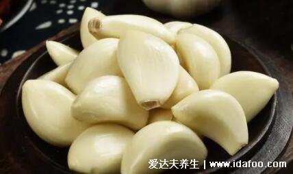 生大蒜一招治痛風是誤解，大蒜非痛風克星（痛風必吃3種蔬菜）