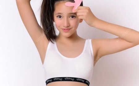 14歲女孩子被摸胸有感覺嗎？14歲女生被摸胸什么感覺？(1)