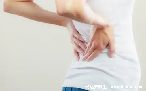 腰背酸痛？脖子僵硬？做這些小動作可以緩解！