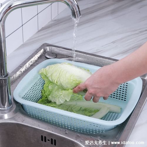 這樣洗菜，越洗越臟！原來這些洗菜法竟然是錯的~