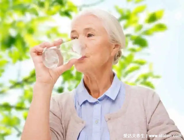 水喝錯了也致命！牢記三個“限水”時刻，對處于良好的狀態太主要了……