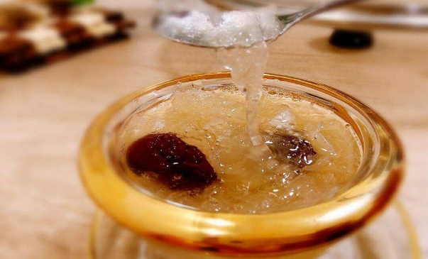 燕窩一天中什么時候吃最好，孕婦吃燕窩什么時候吃？