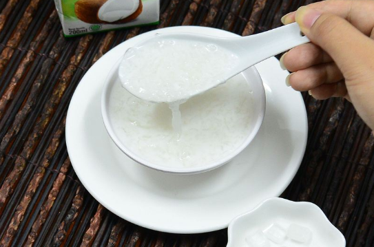 燕窩一天中什么時候吃最好，孕婦吃燕窩什么時候吃？