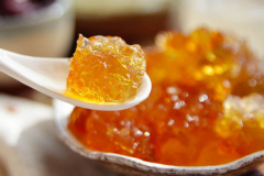 100克干桃膠的熱量，桃膠糖分高嗎