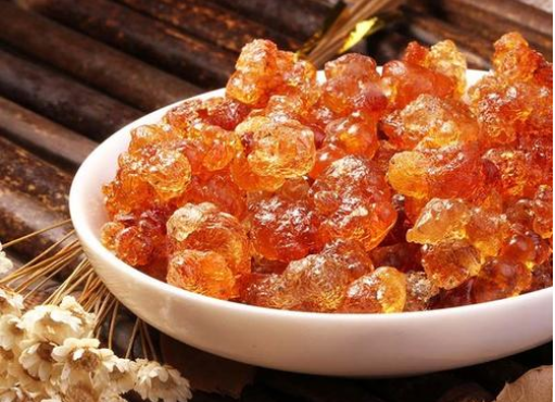 100克干桃膠的熱量，桃膠糖分高嗎