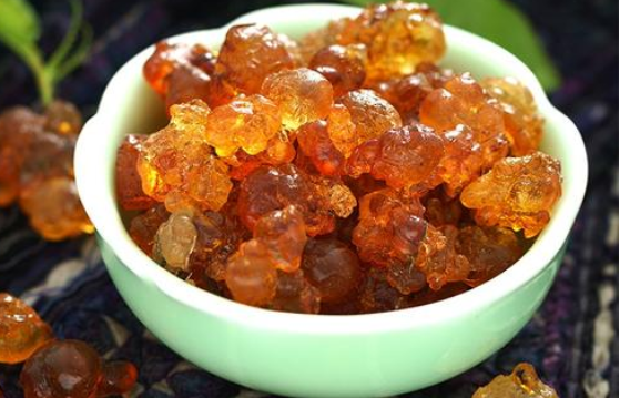 生桃膠怎么吃，干桃膠的食用方法