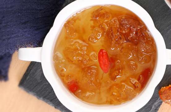 桃膠燉出來有點酸正常么，桃膠燉出來有點苦
