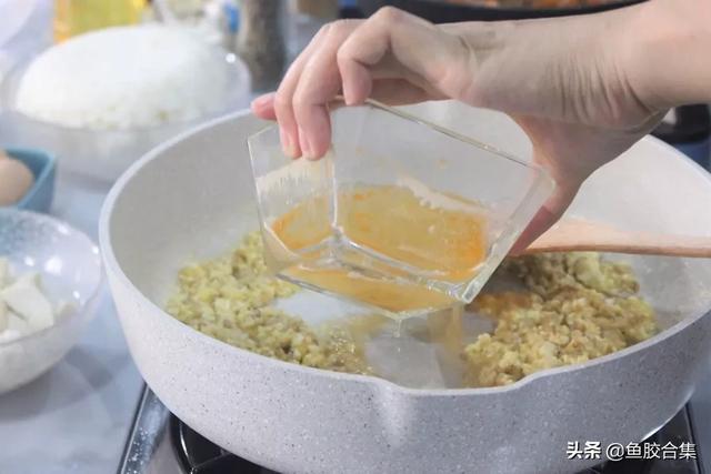 「魚膠新煮意」咸鴨蛋鮮蝦魚膠燉豆腐