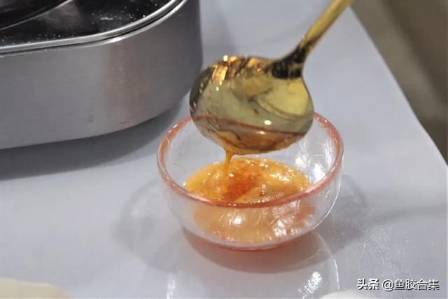 「魚膠新煮意」咸鴨蛋鮮蝦魚膠燉豆腐