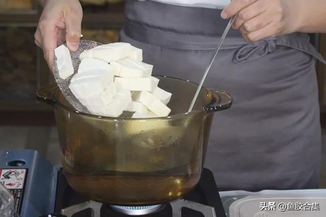 「魚膠新煮意」咸鴨蛋鮮蝦魚膠燉豆腐