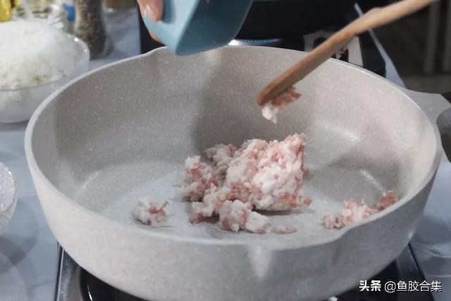 「魚膠新煮意」咸鴨蛋鮮蝦魚膠燉豆腐