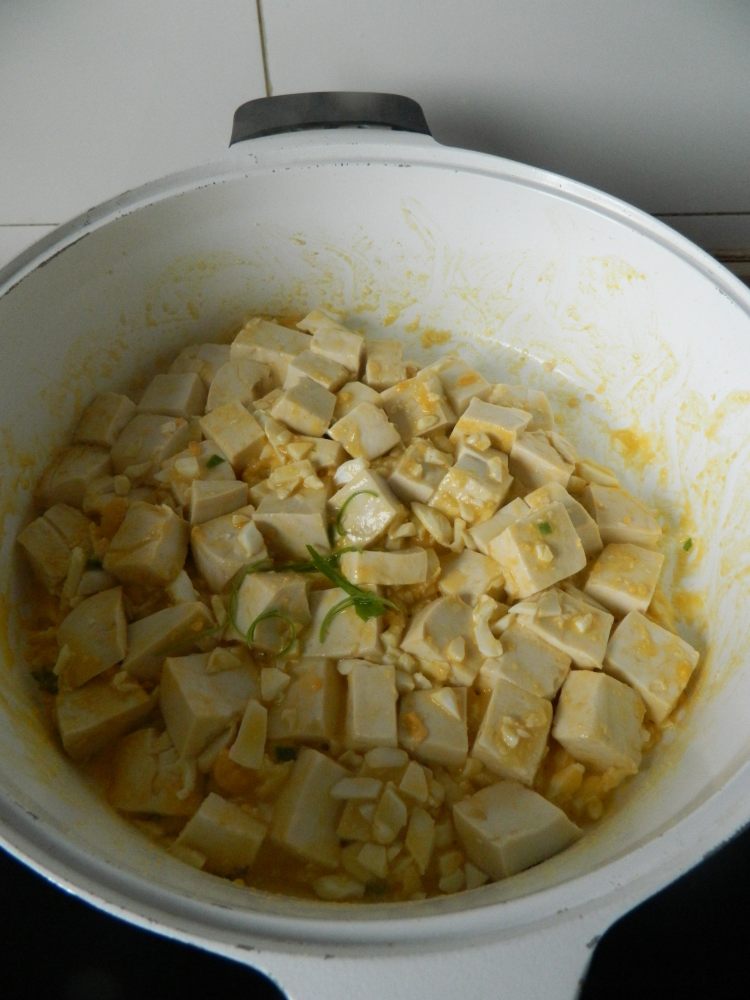 咸蛋燒豆腐的做法步驟13