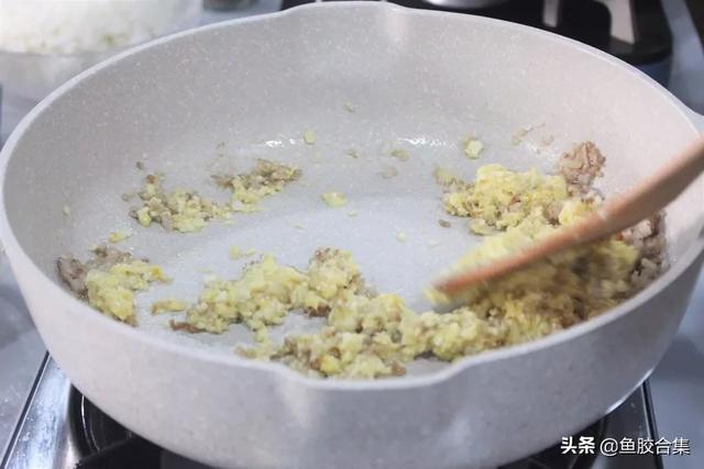 「魚膠新煮意」咸鴨蛋鮮蝦魚膠燉豆腐