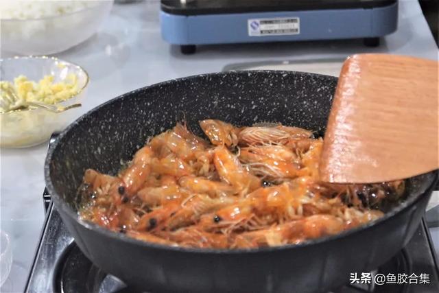 「魚膠新煮意」咸鴨蛋鮮蝦魚膠燉豆腐