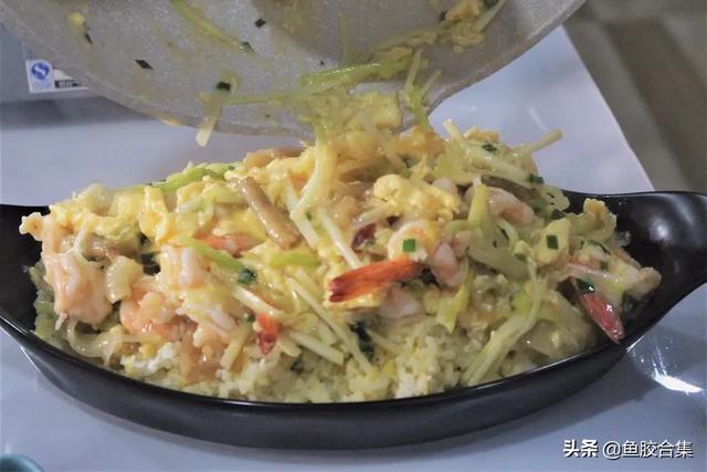 「魚膠新煮意」滑蛋蝦仁魚膠蓋炒飯