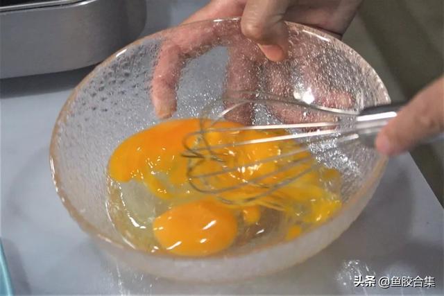 「魚膠新煮意」滑蛋蝦仁魚膠蓋炒飯