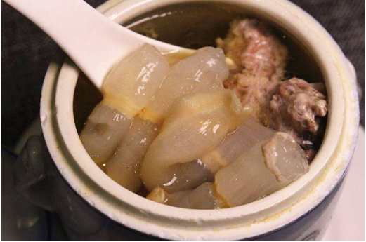 花膠菱角薏米粥的做法,花膠煲粥配什么最好