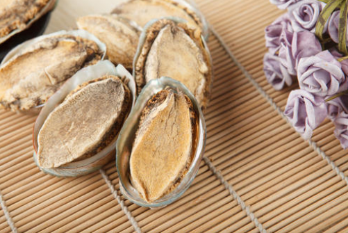 鮑魚的營養功效有哪些,鮑魚怎么吃簡單又營養