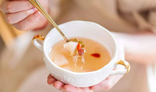 純牛奶可以直接燉魚膠嗎,花膠燉牛奶最后才放牛奶嗎