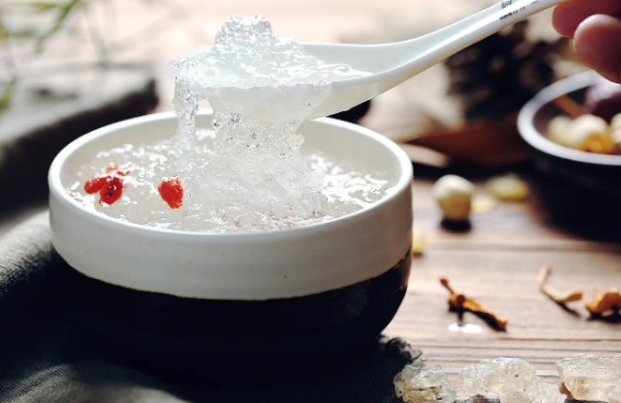 燉的燕窩口感有點脆是沒熟嗎，燕窩應該是什么口感